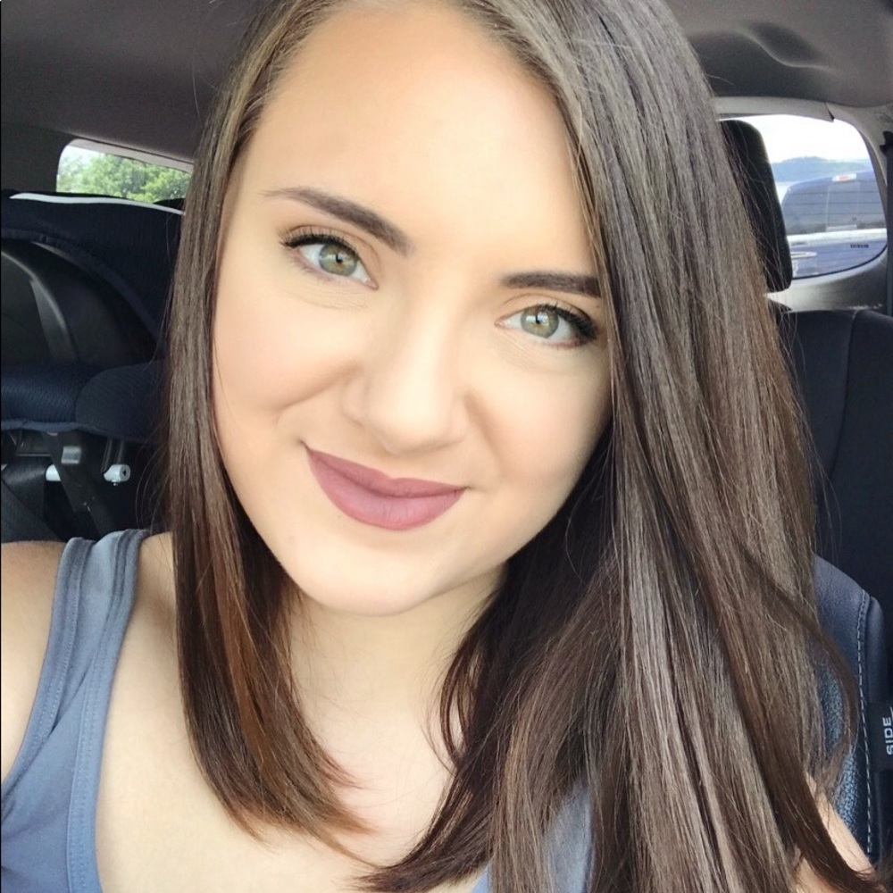 Meet your Posher, Ashley